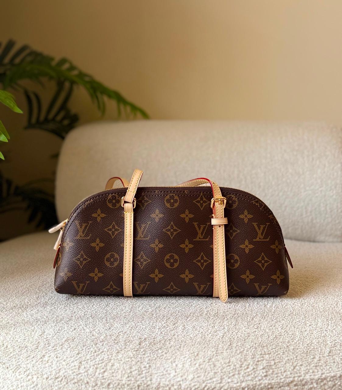 Ladies L*vi.   Bags.
