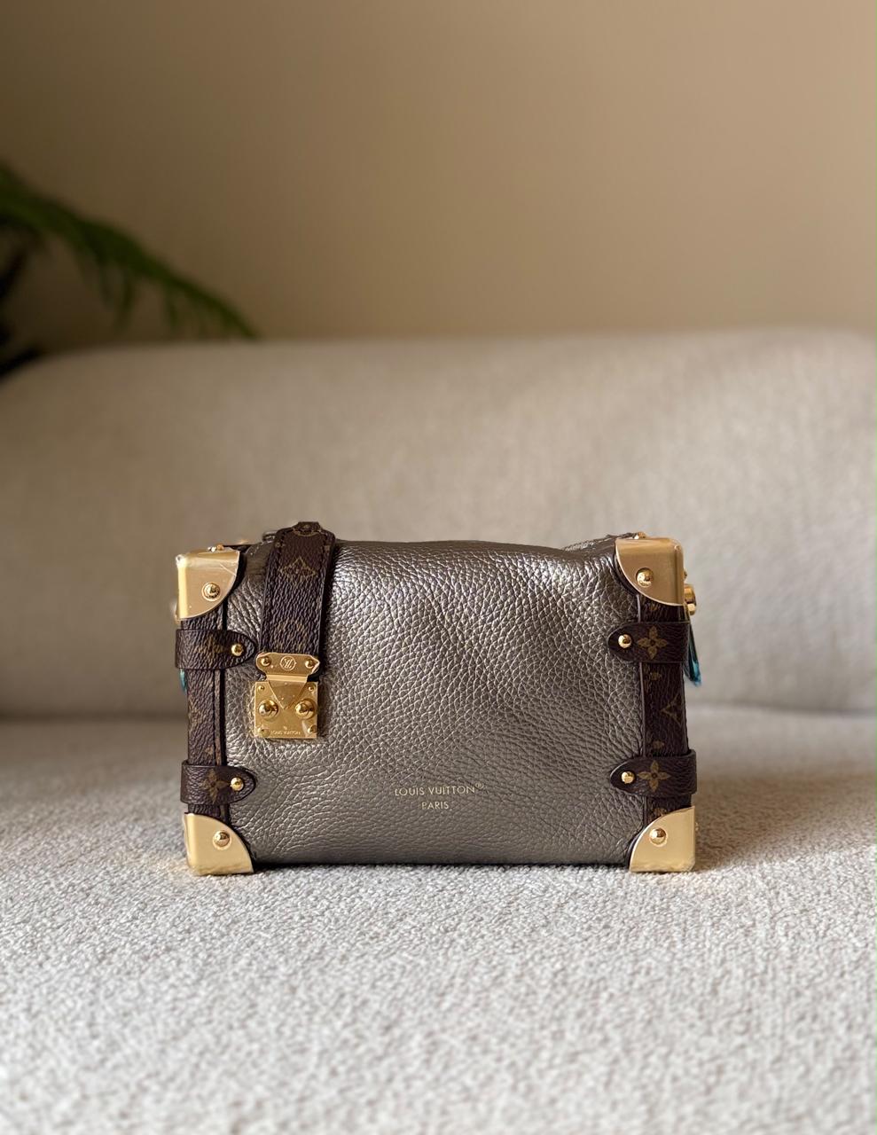 Ladies L*vi.   Bags.