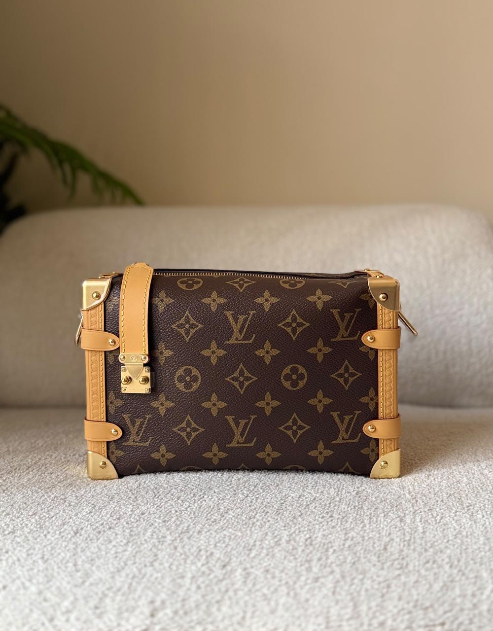 Ladies L*vi.   Bags.