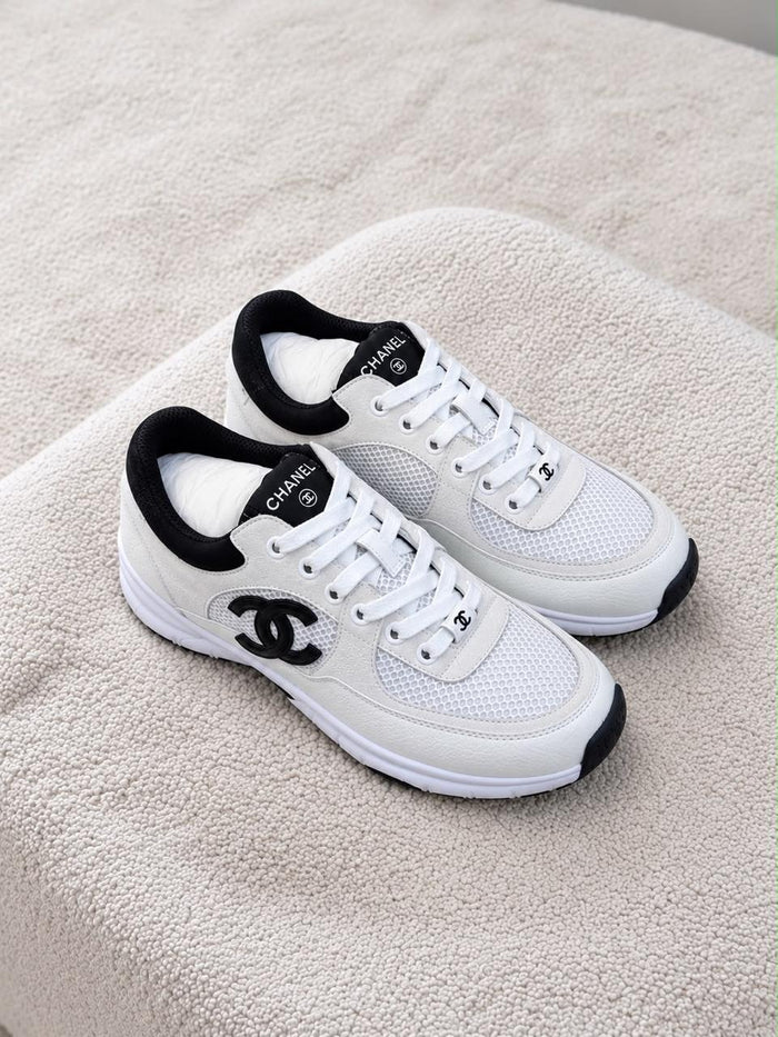 Ladies sneakers