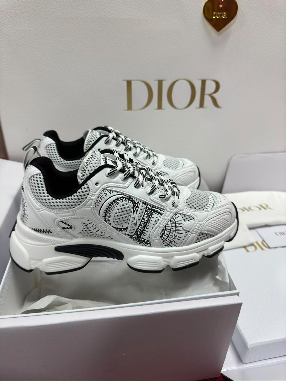 Ladies sneakers