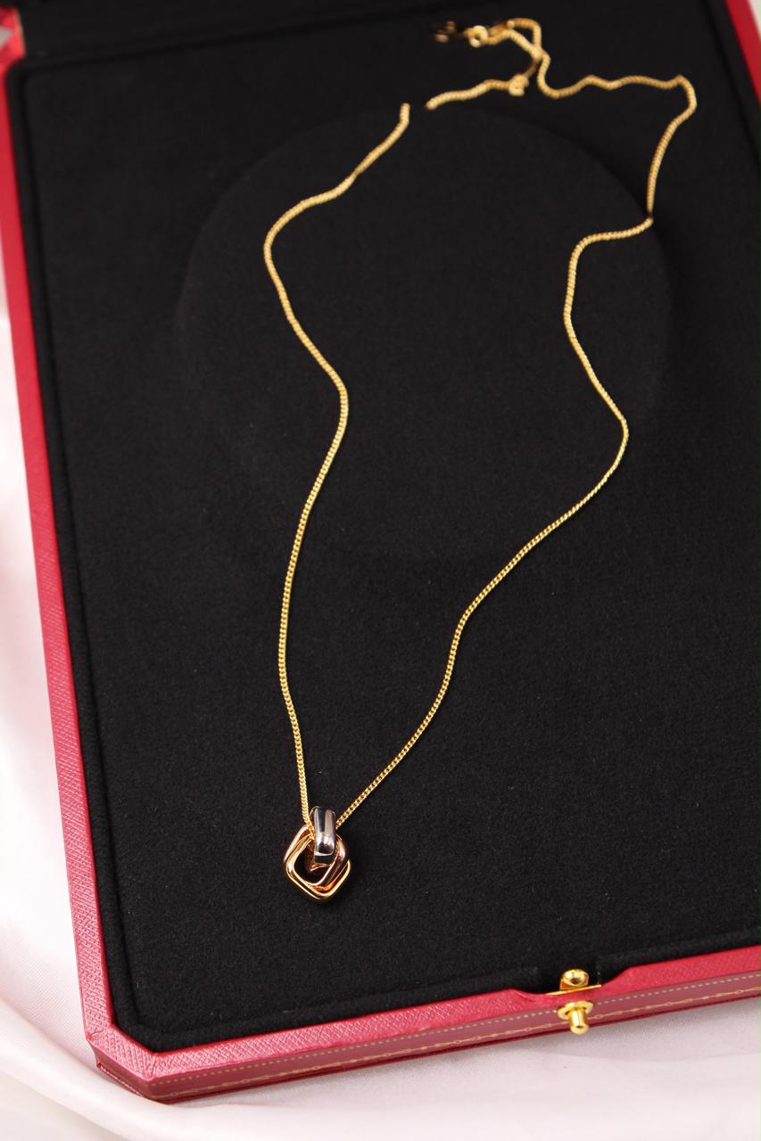 Full set jewelry.