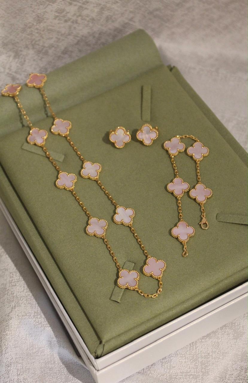 Full set jewelry.