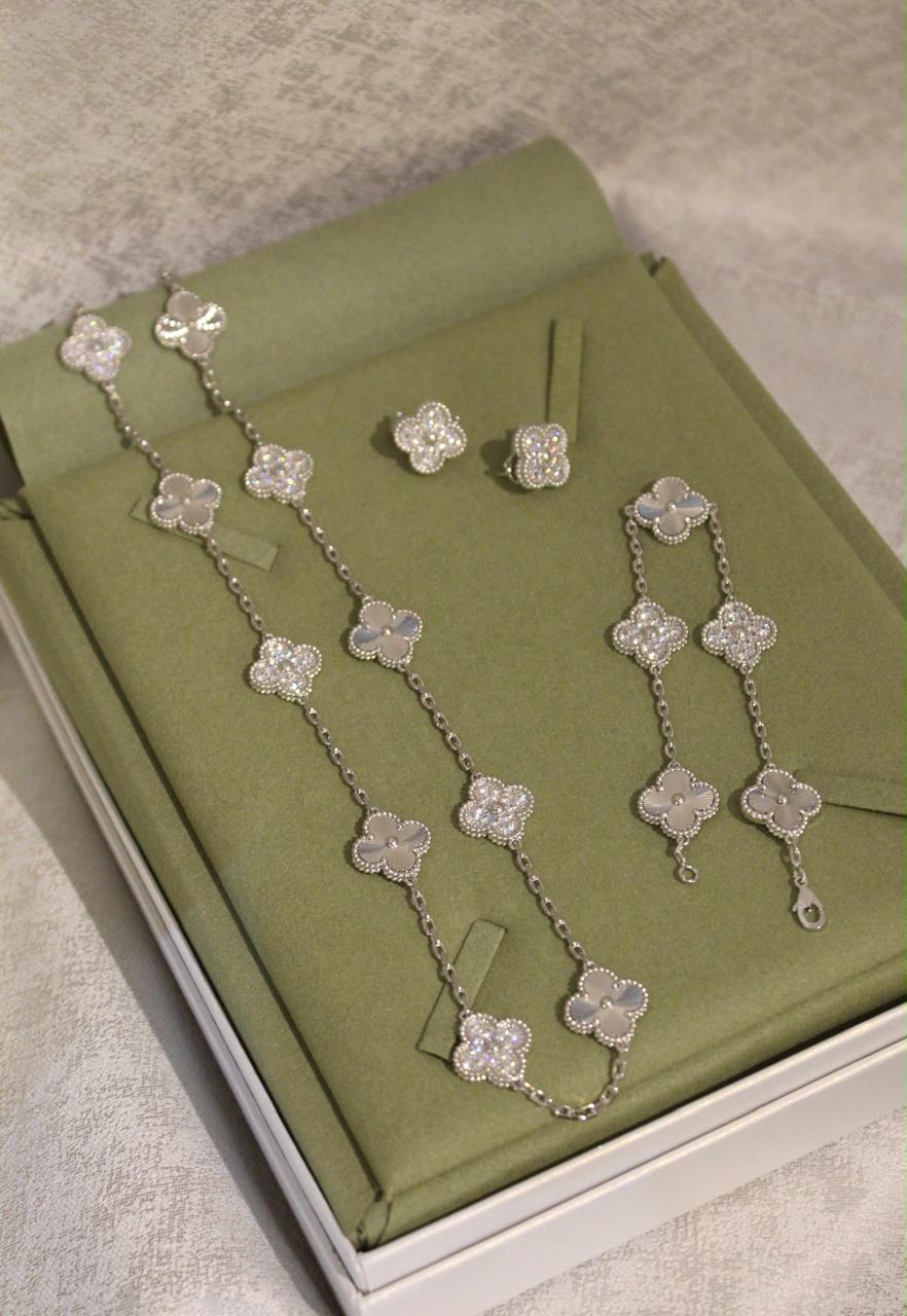 Full set jewelry.