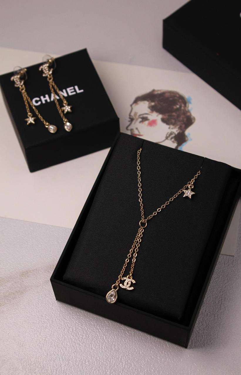 Full set jewelry.