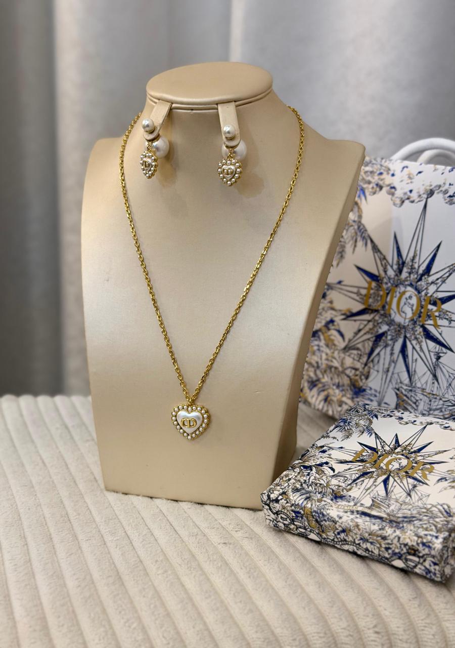 Full set jewelry.