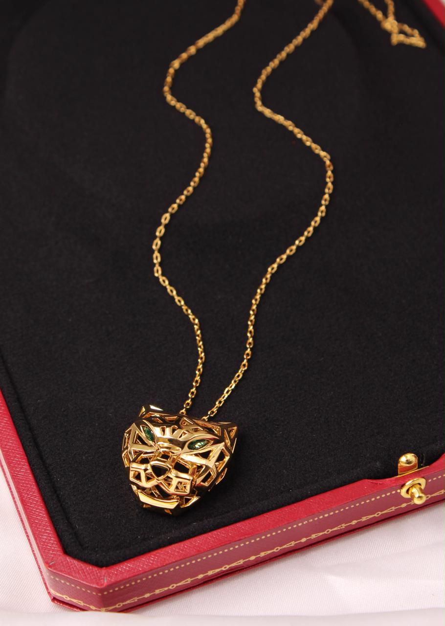 Full set jewelry.