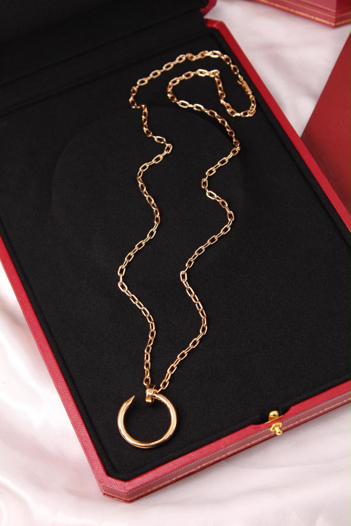 Full set jewelry.