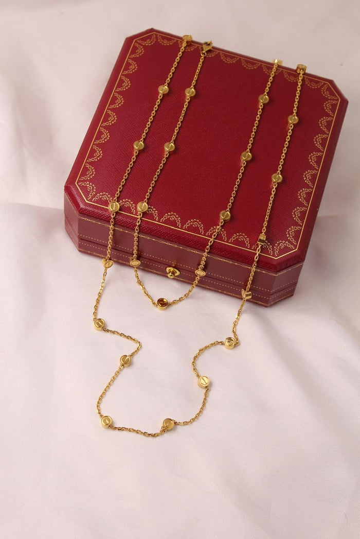 Full set jewelry.