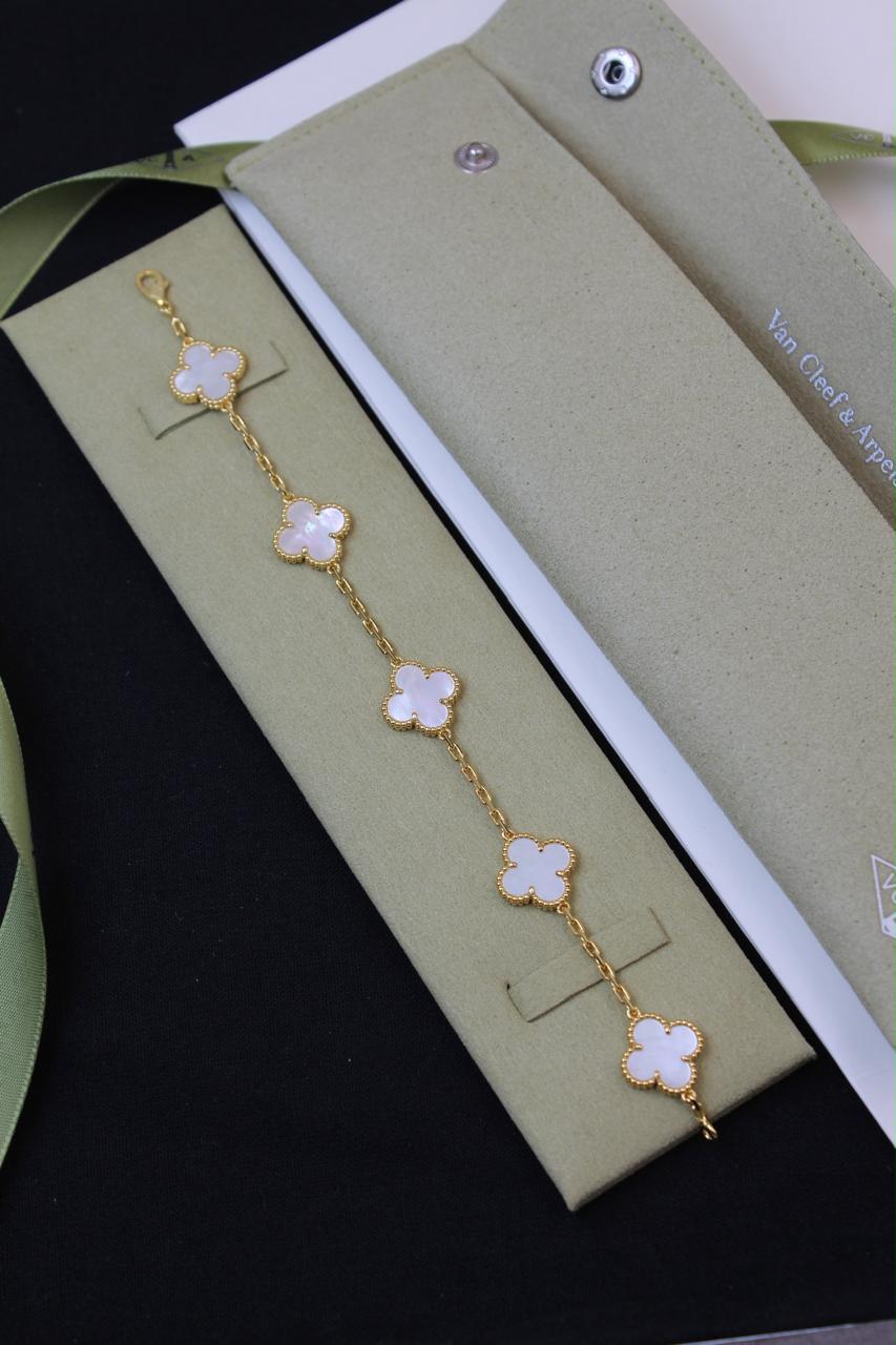 Bracelets & brooches