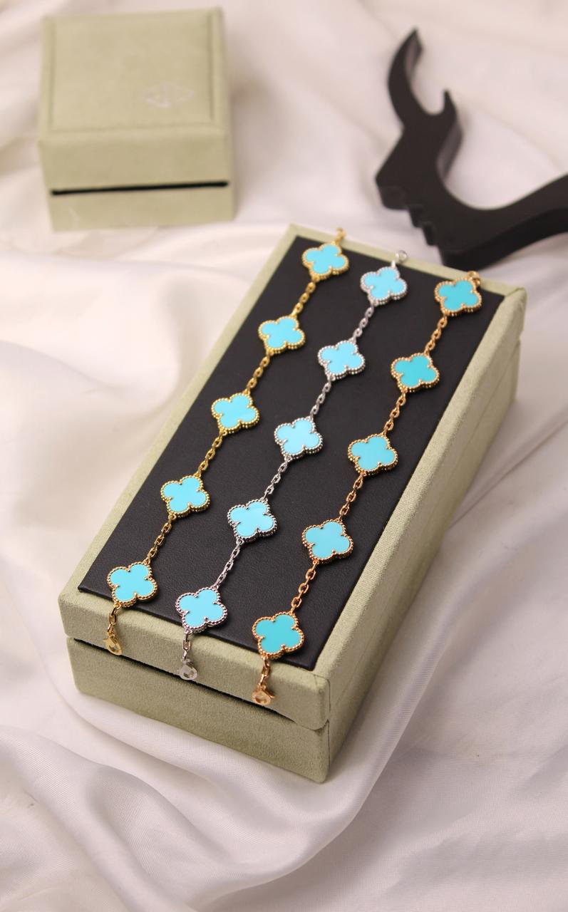 Bracelets & brooches
