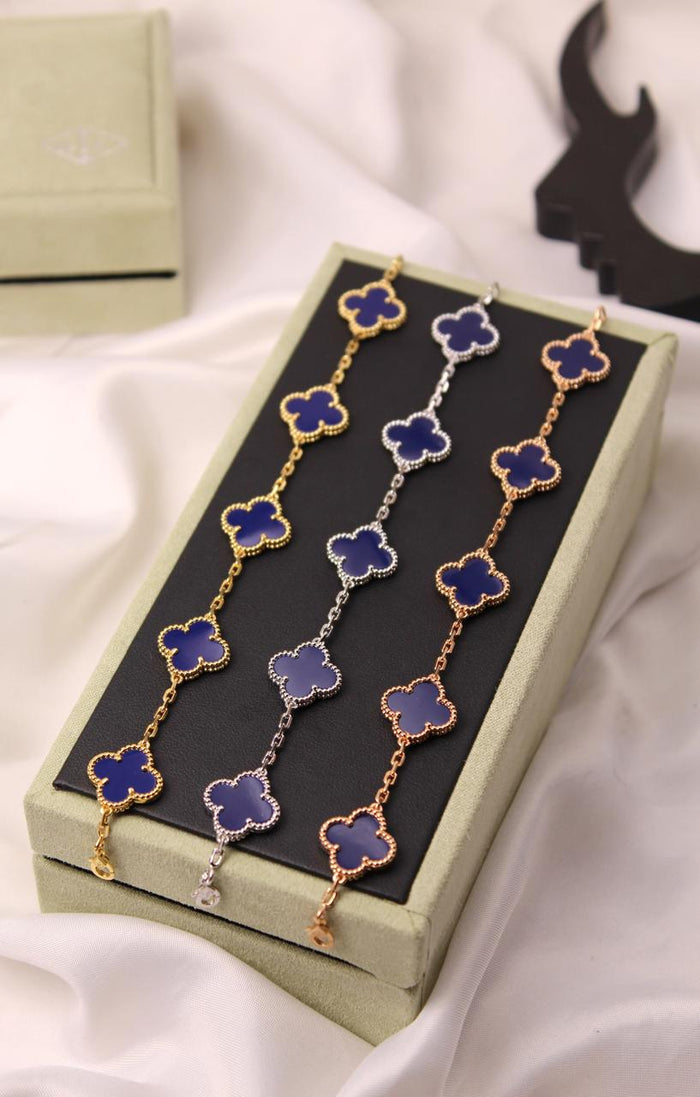 Bracelets & brooches