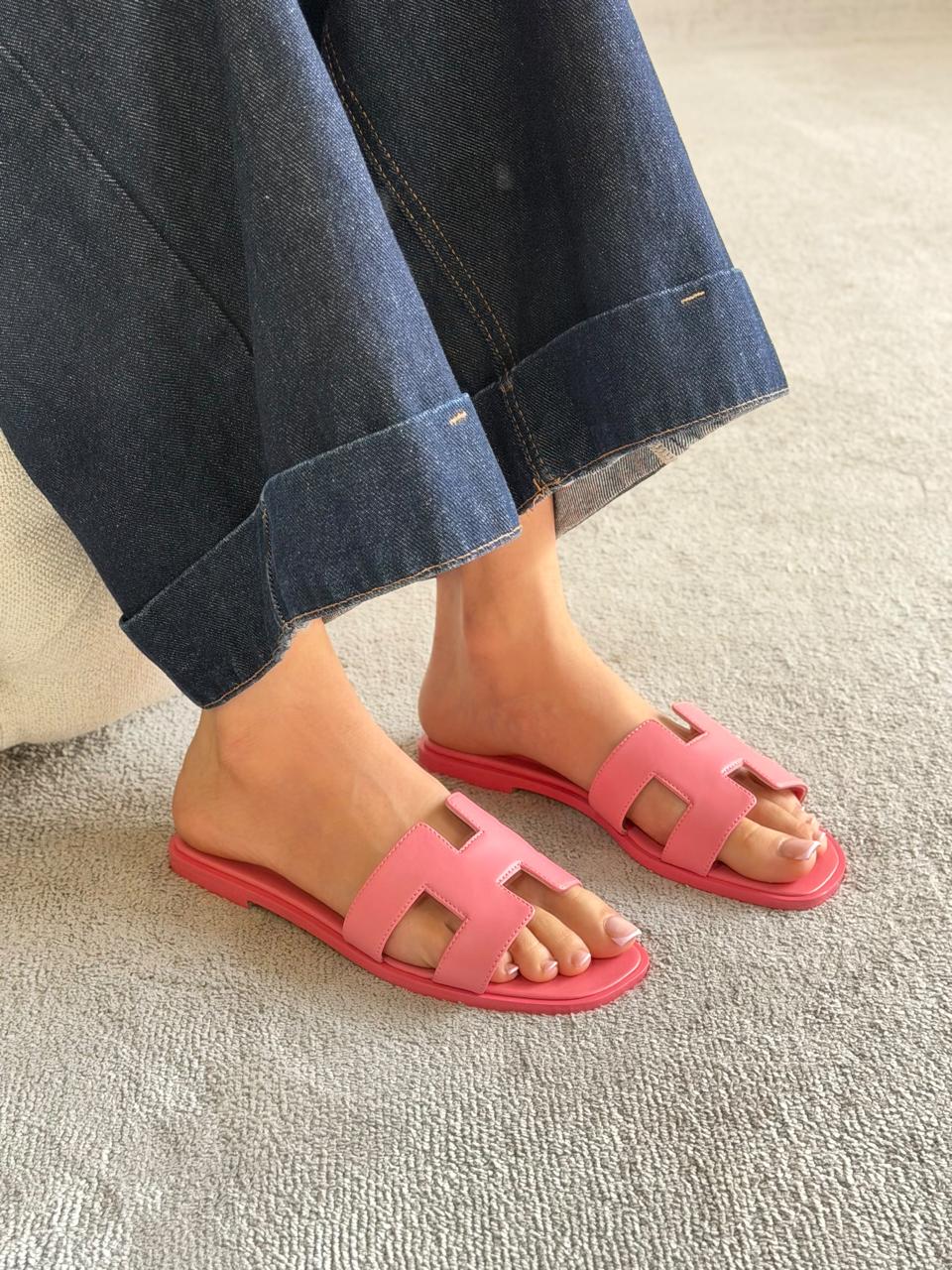 Ladies Hermes flats