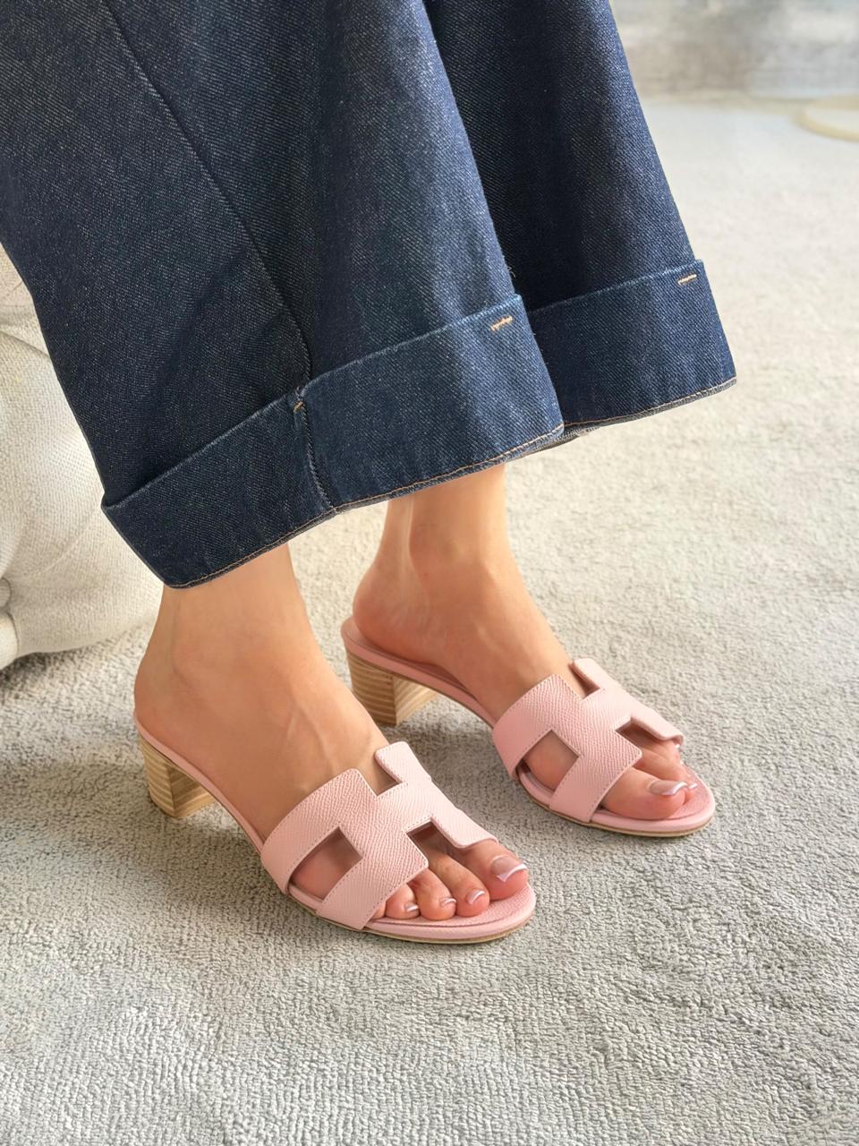 Ladies Hermes flats