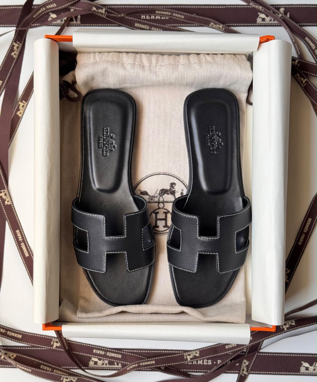 Ladies Hermes flats