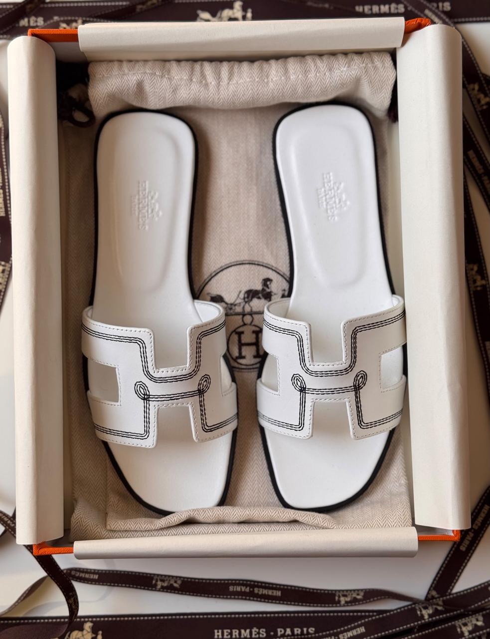 Ladies Hermes flats