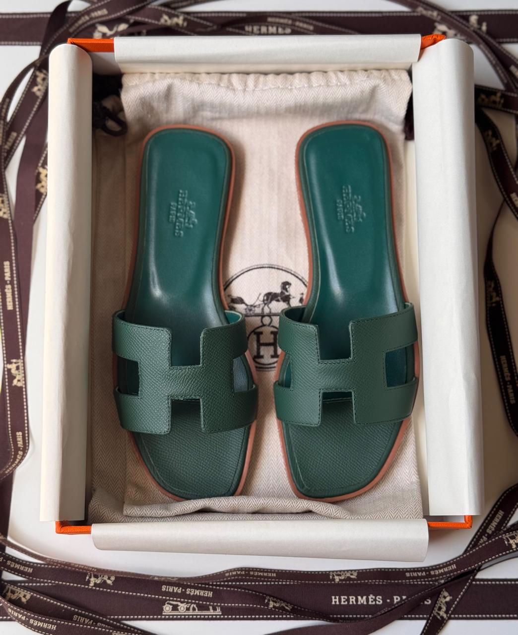Ladies Hermes flats