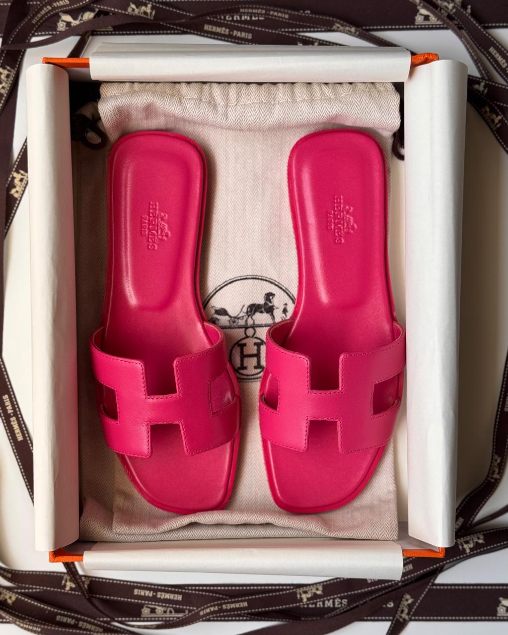 Ladies Hermes flats