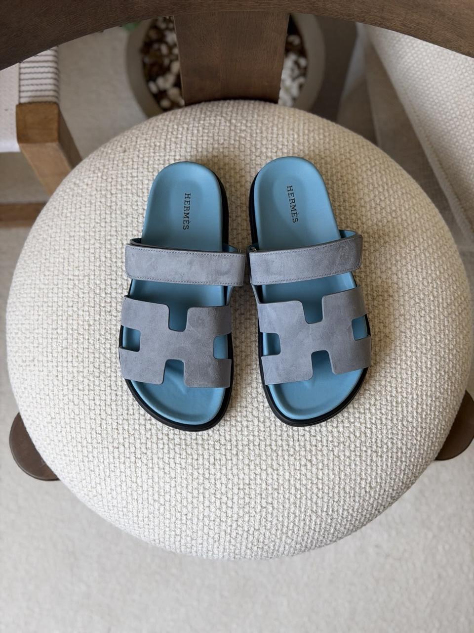 Ladies Hermes flats