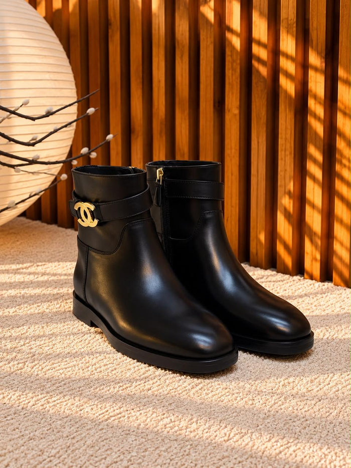 Ladies boots