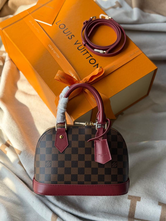 Ladies L*vi bags
