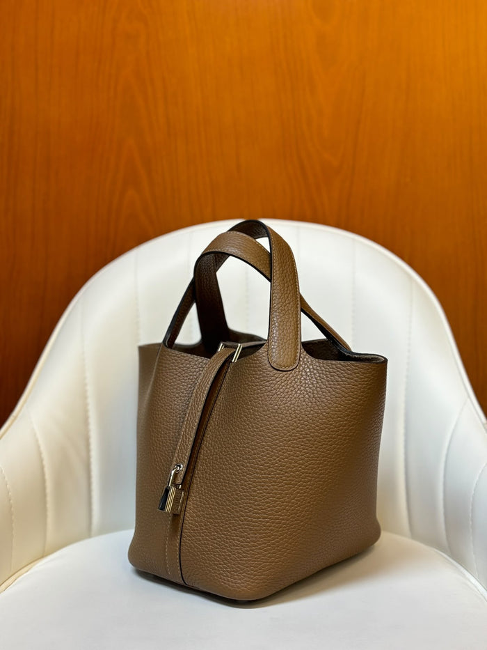 Ladies Herm**s bags