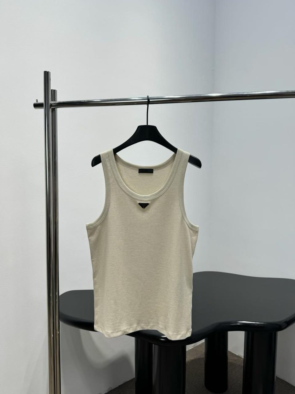 Ladies tops & tshirts