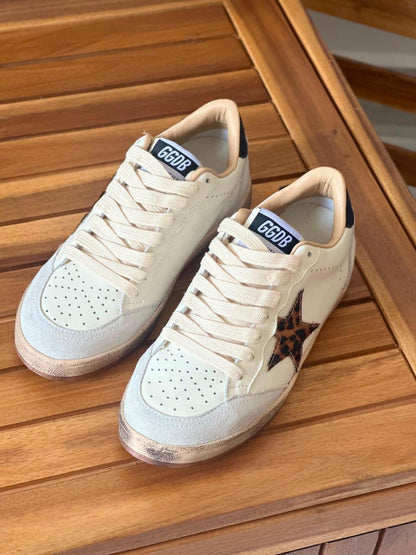Ladies sneakers
