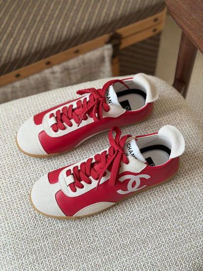 Ladies sneakers