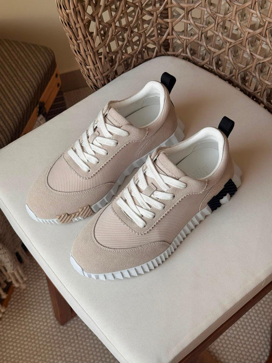 Ladies sneakers