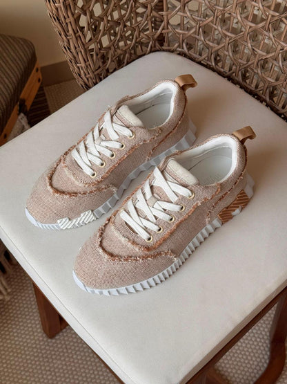 Ladies sneakers