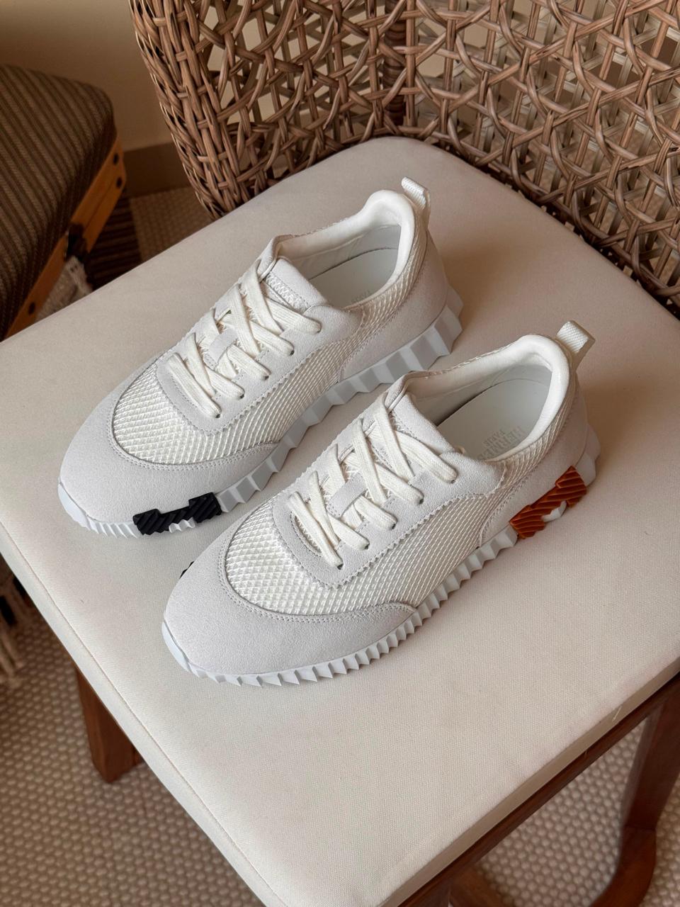 Ladies sneakers