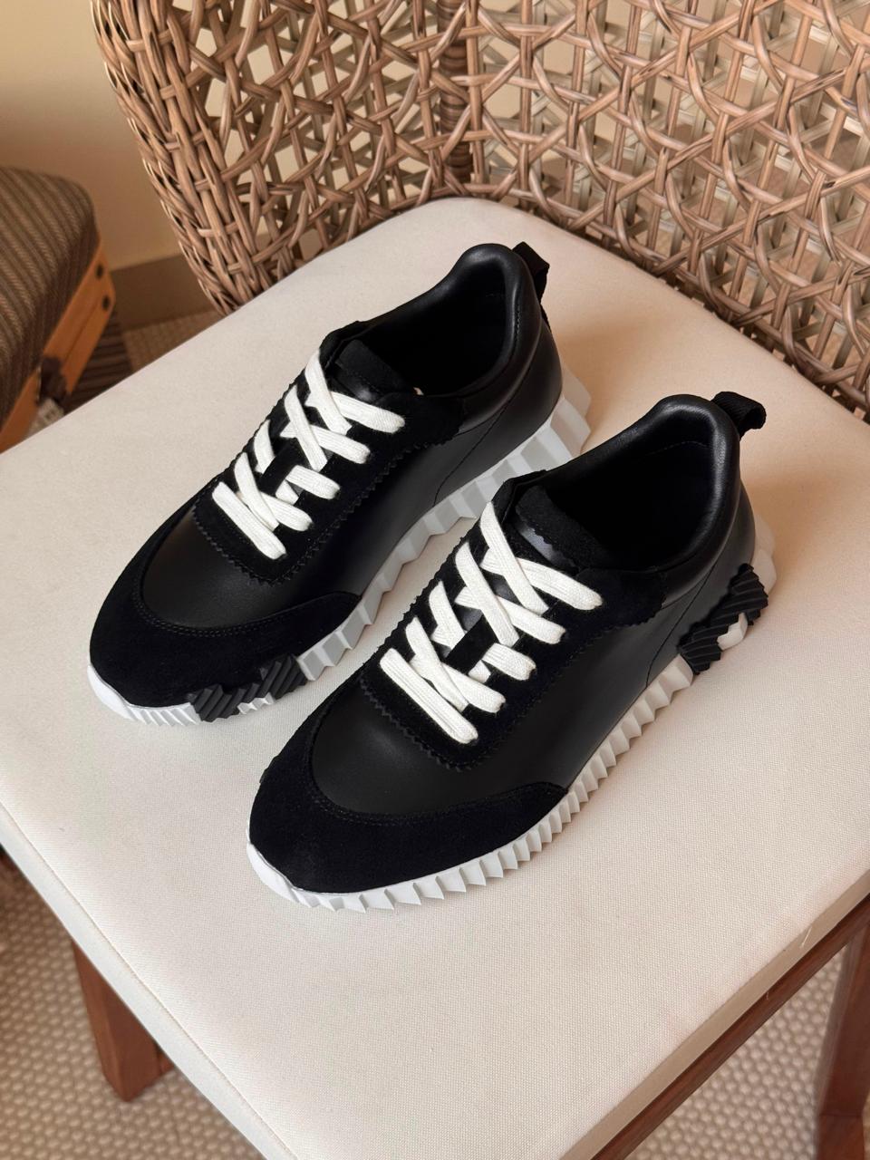 Ladies sneakers
