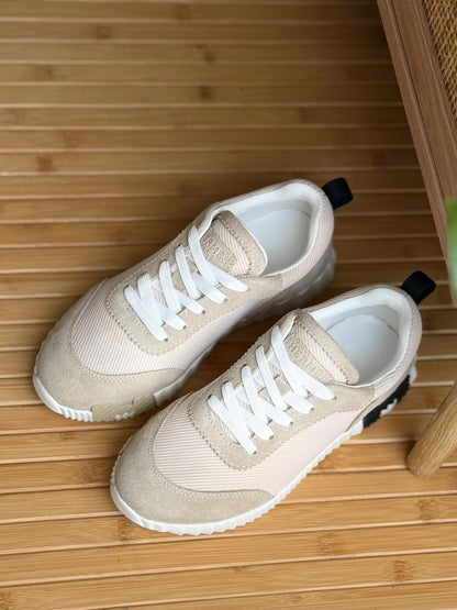 Ladies sneakers