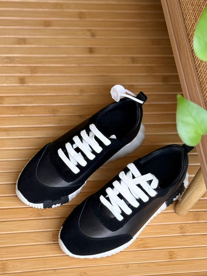 Ladies sneakers