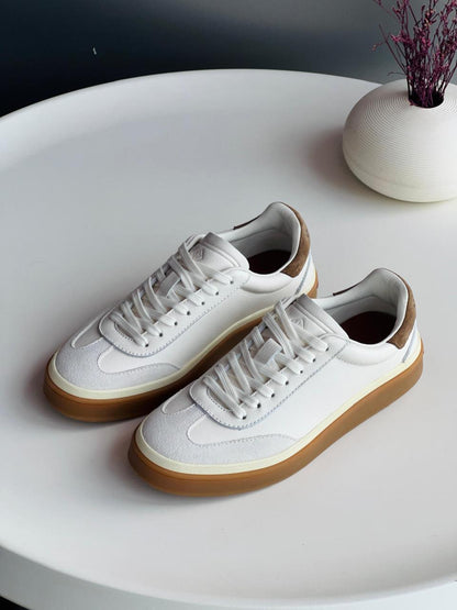 Ladies sneakers