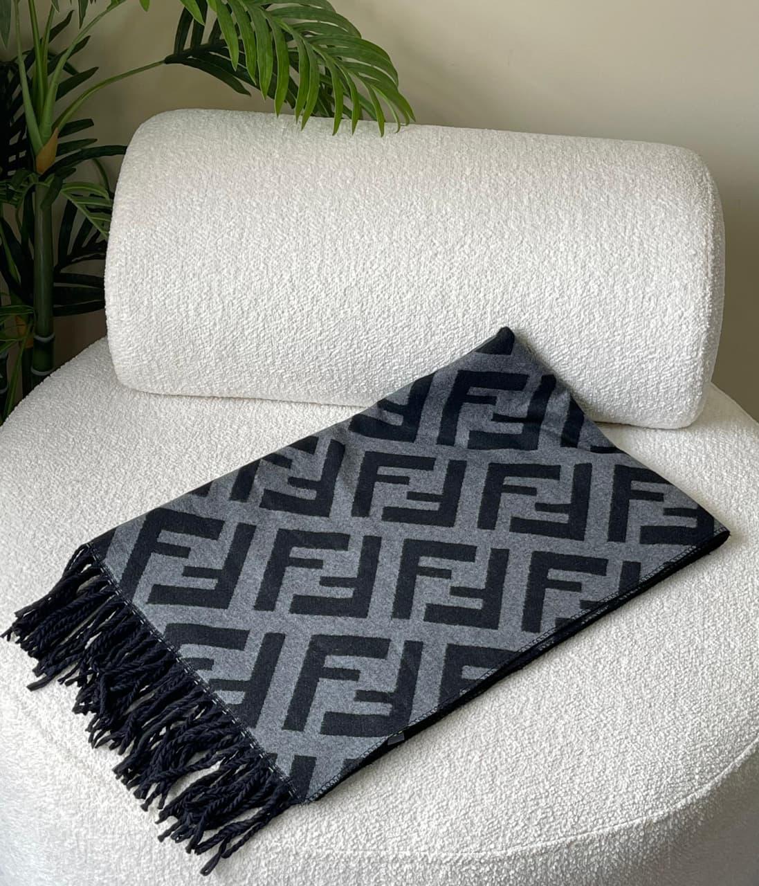 Ladies scarf