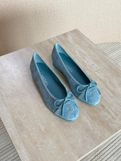 Ladies shoes