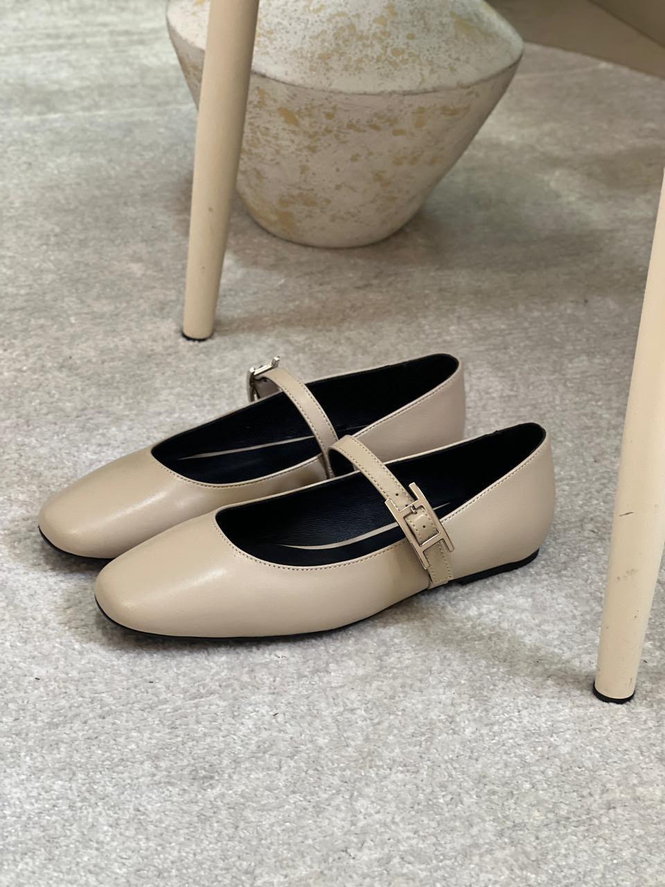 Ladies shoes