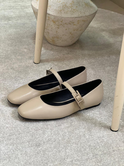 Ladies shoes