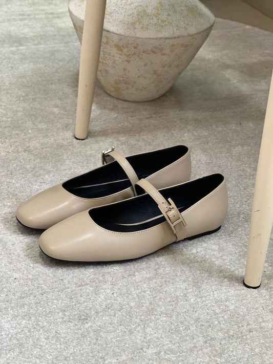 Ladies shoes