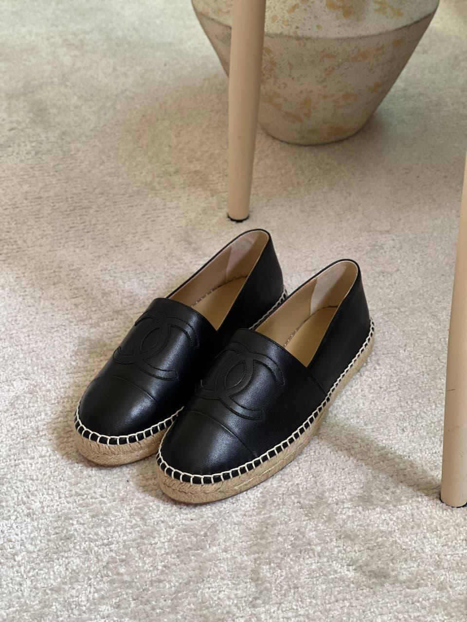 Ladies shoes