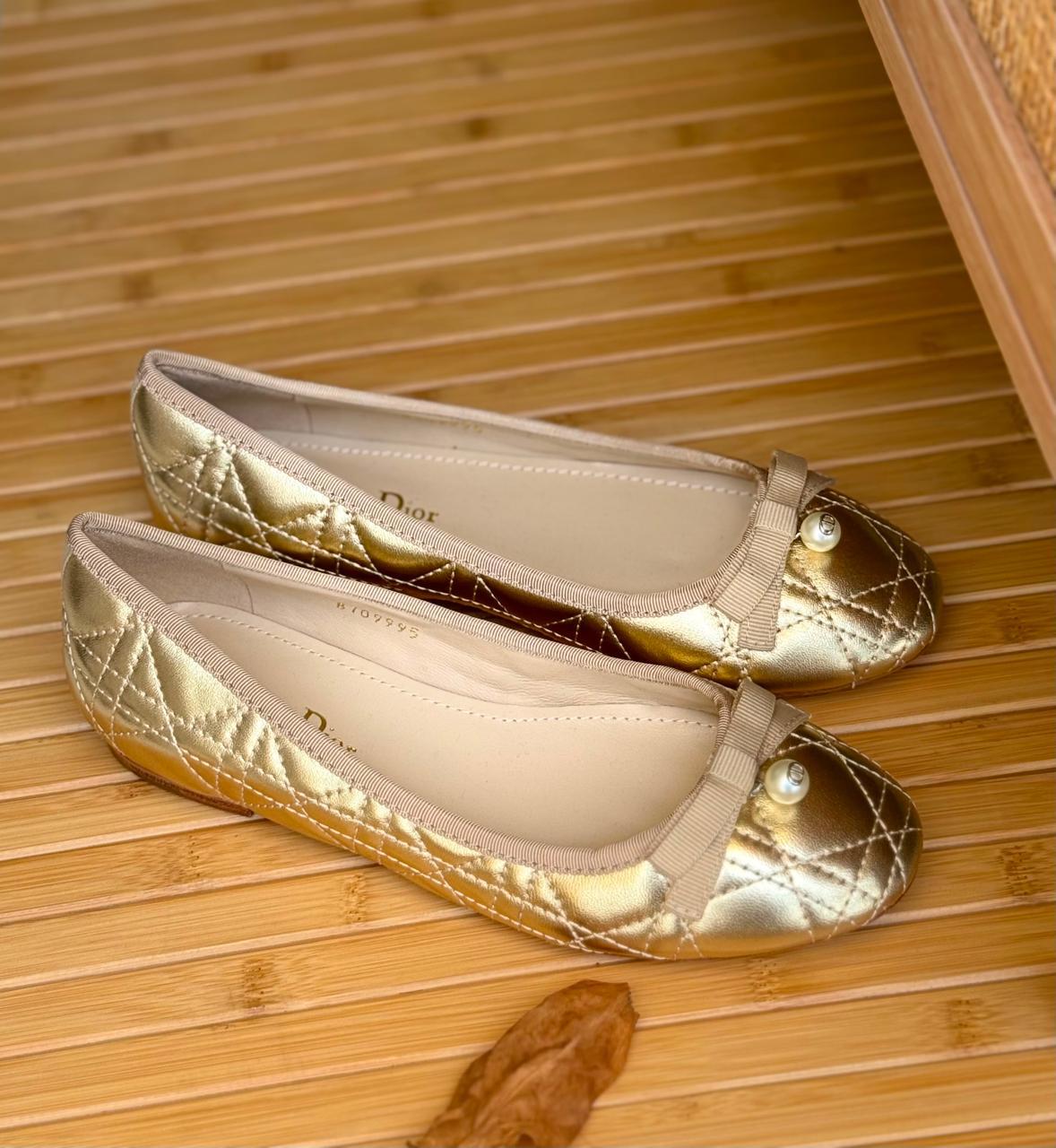 Ladies shoes