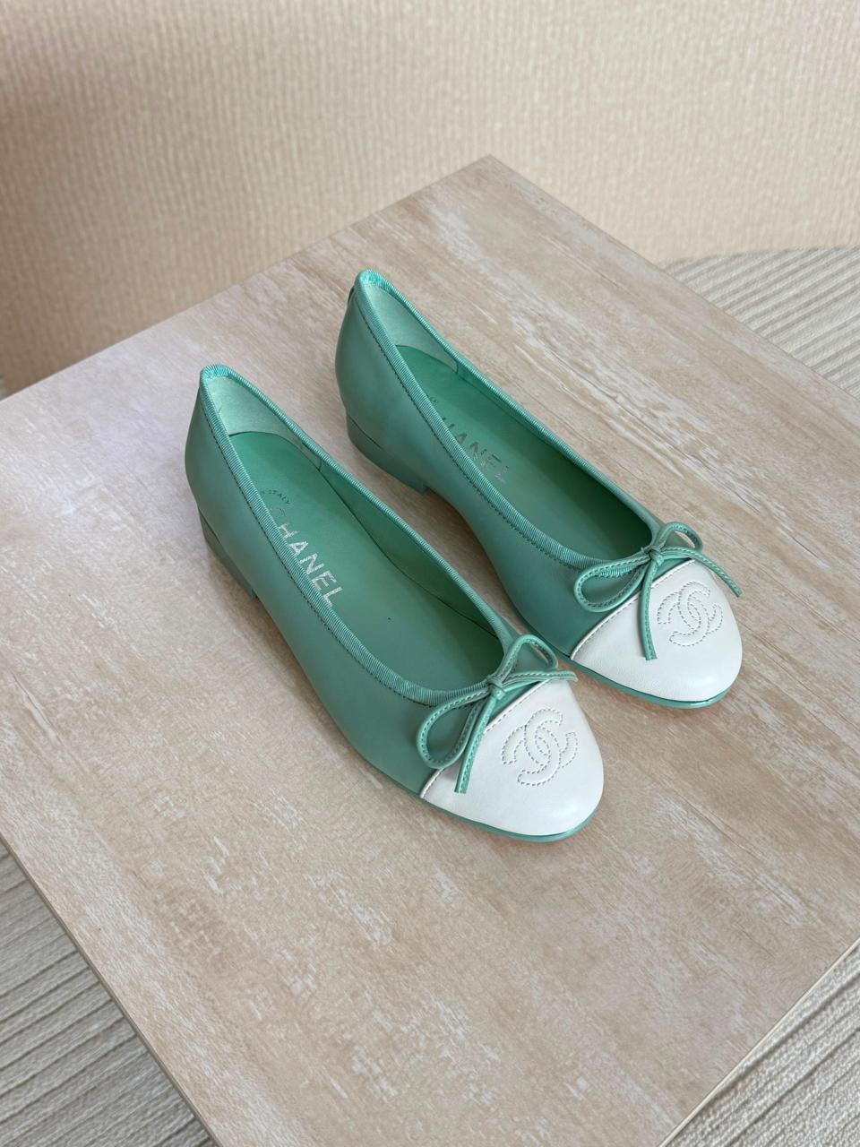 Ladies shoes