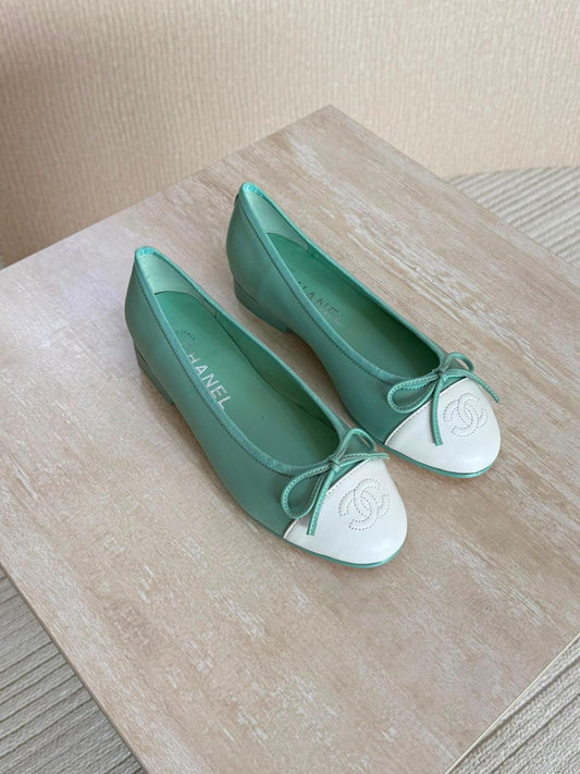 Ladies shoes