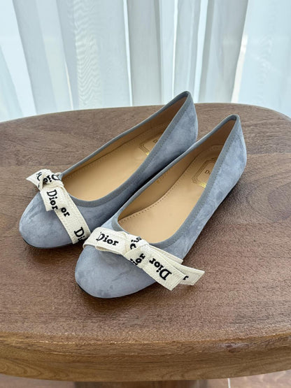 Ladies shoes