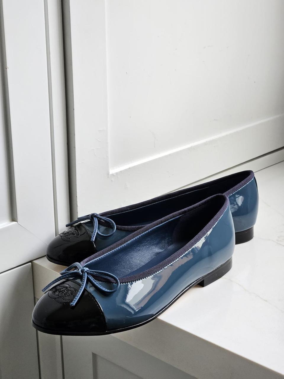 Ladies shoes