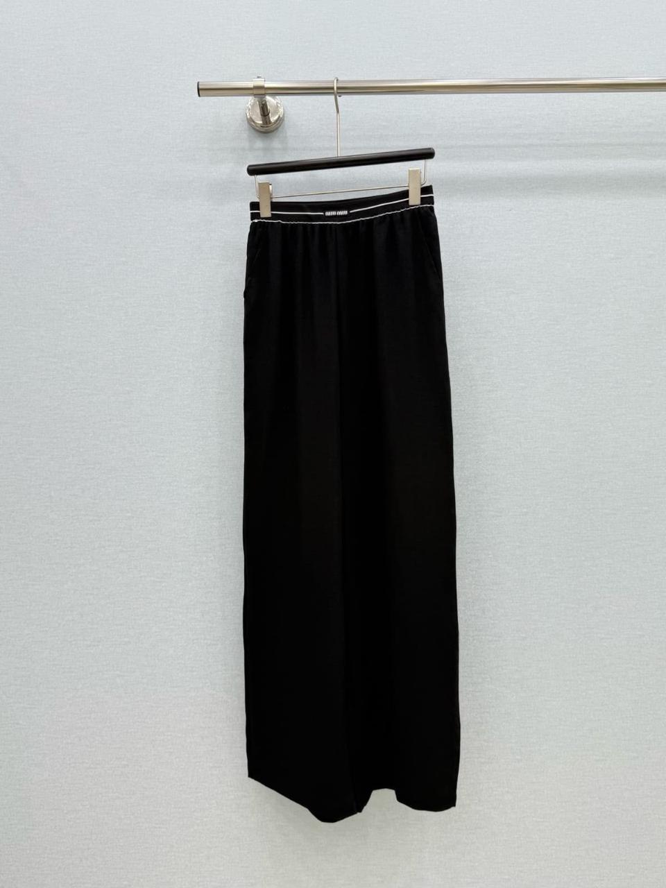 Ladies pants & shorts
