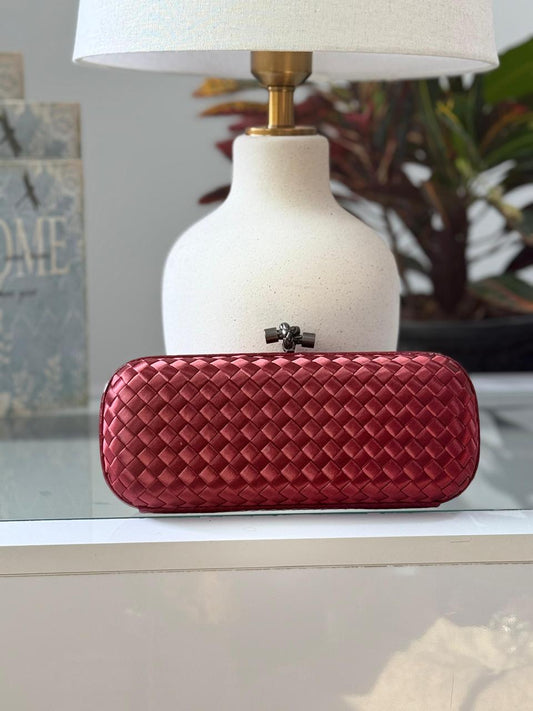 Ladies bo**ega bags