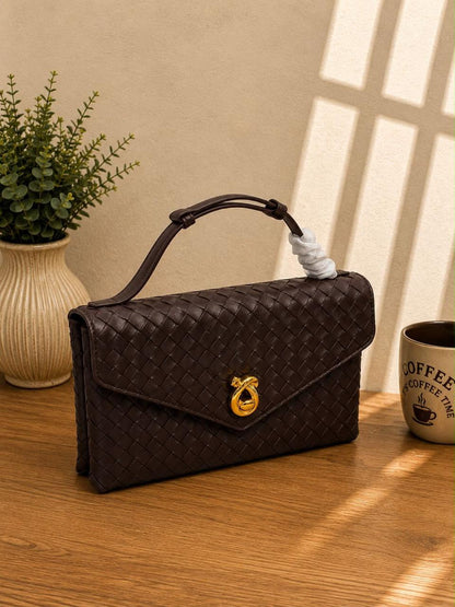 Ladies bo**ega bags